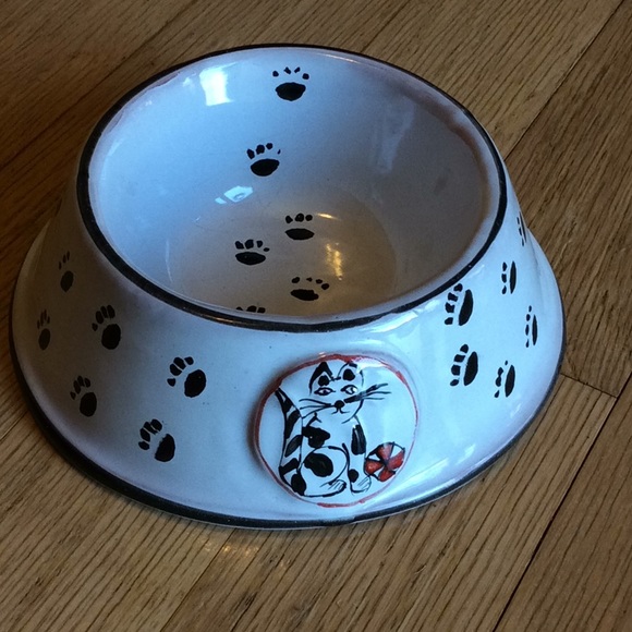 Minj Other - Minj ceramic cat bowl 7”x 2” slanted sides.